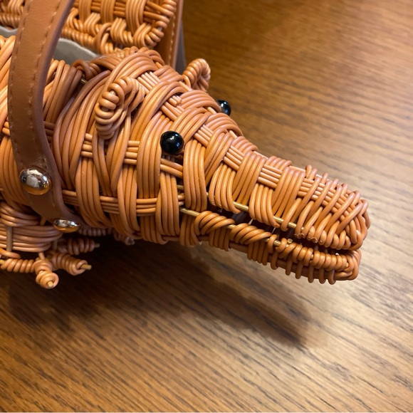 Tommy Bahama Woven Alligator/Retailer Basket Purse in Tan NWT collectible - Picture 9 of 10